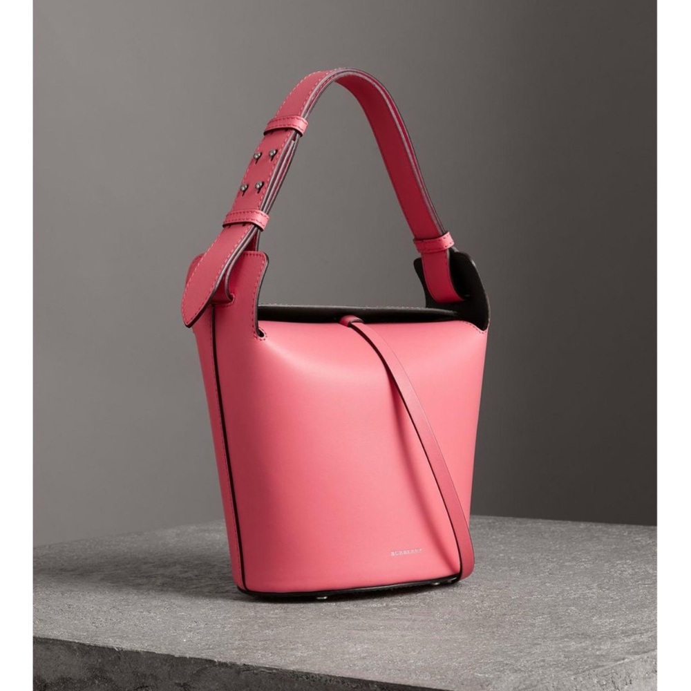 Burberry small leather bucket bag - Picture 9 of 16
